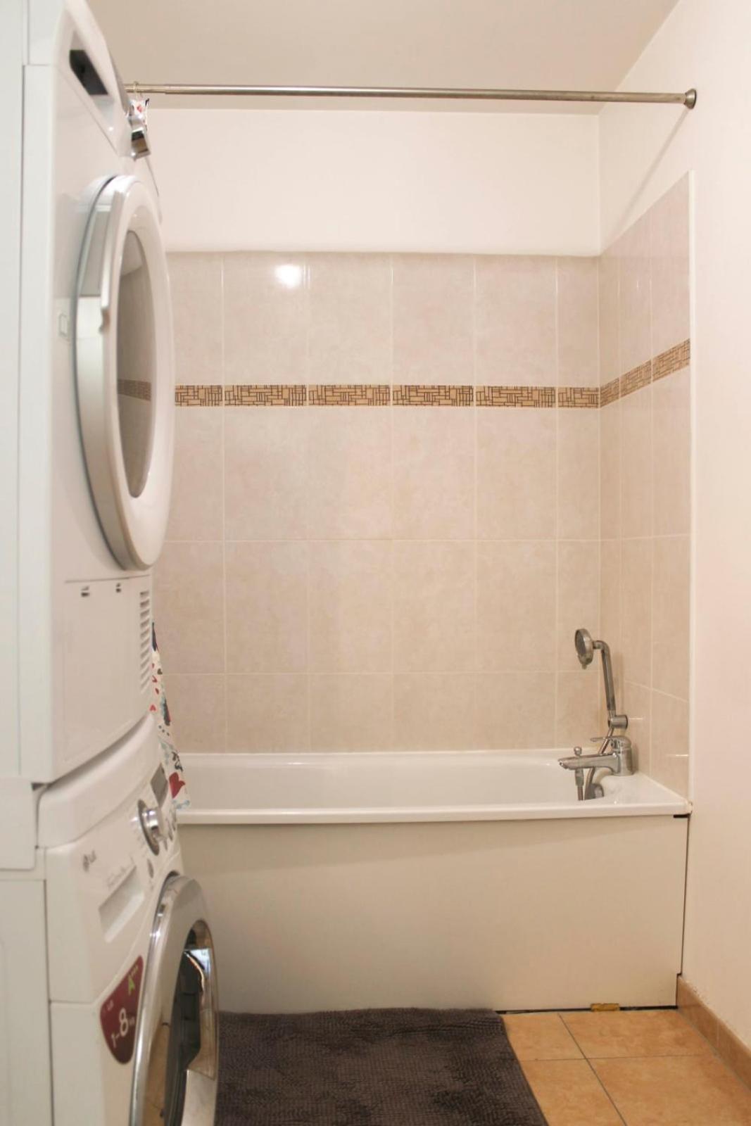 3-Rooms Apartment With Wifi And Balcony แซงต์-เดอนี ภายนอก รูปภาพ
